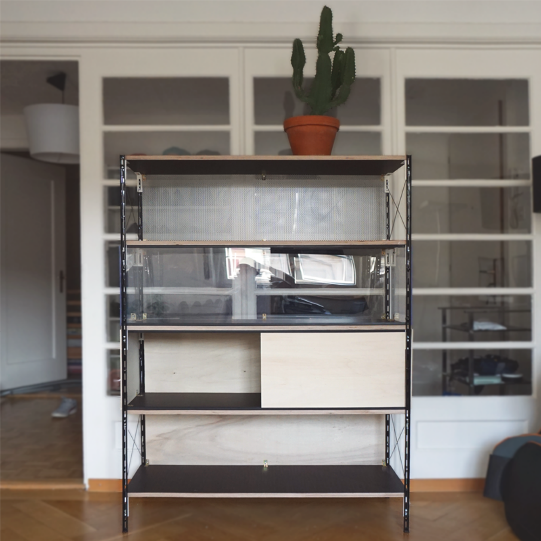 works_klein-rund_Regal